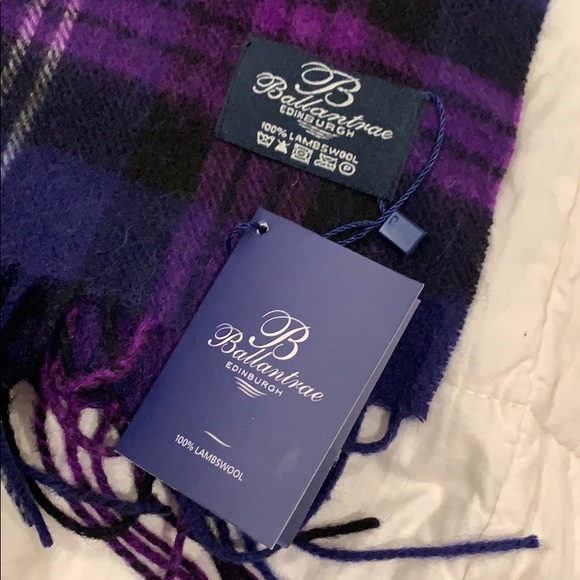 Ballantrae 100% Lambswool Purple Scarf - Picture 2 of 2